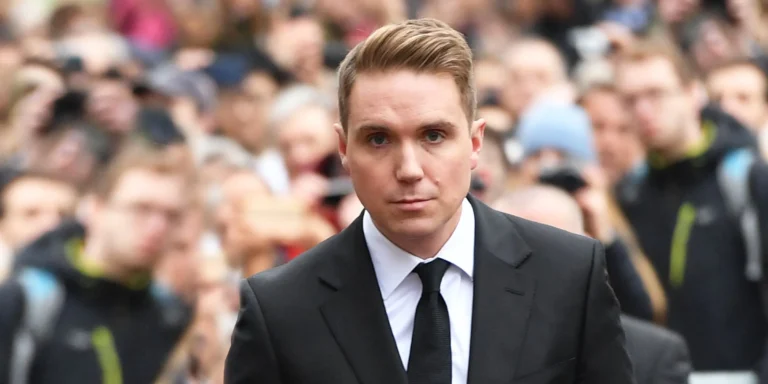 Ein genauerer Blick auf Timothy Hawking timothy hawking